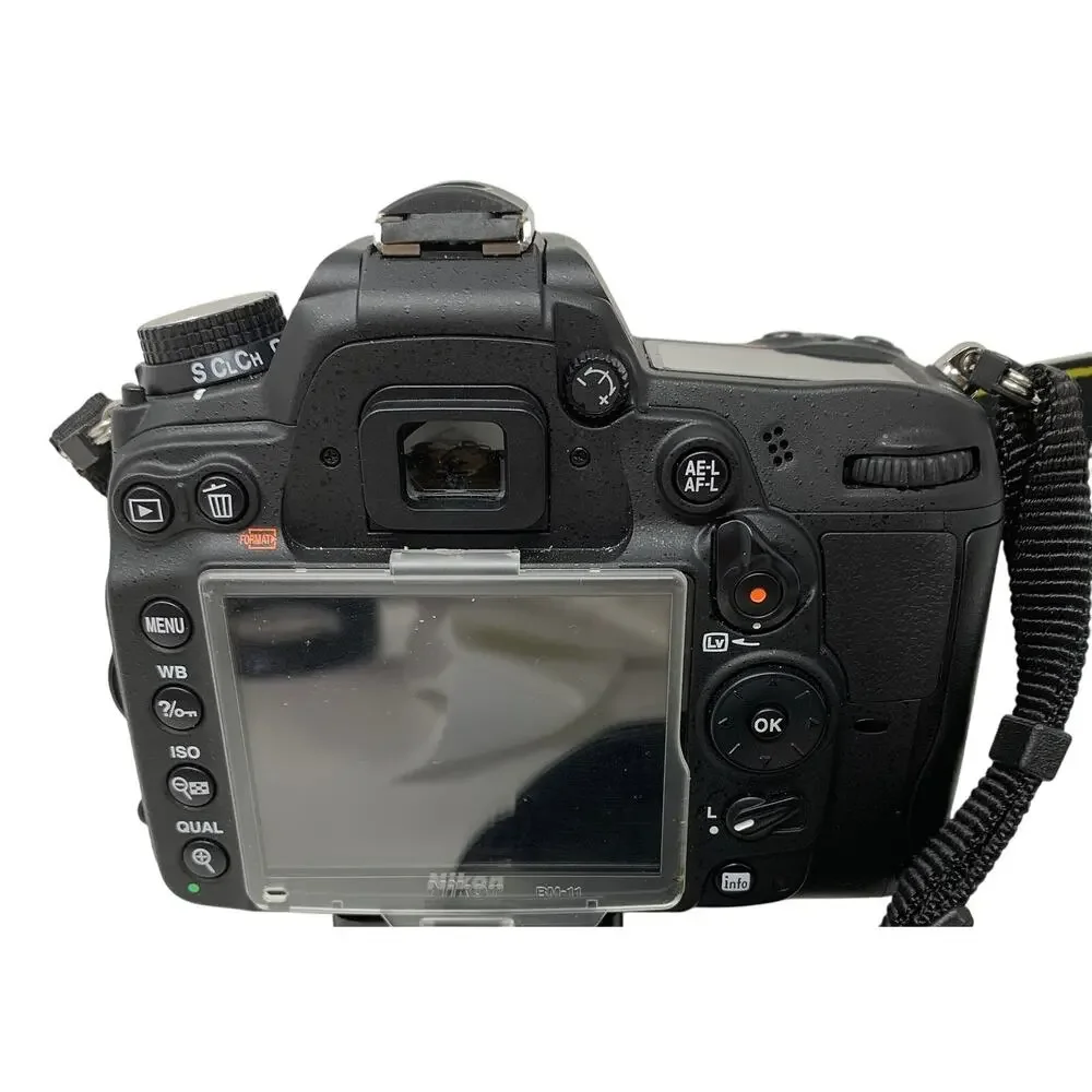 Nikon D7000 16.2 Megapixel Digital SLR Camera W/18-105mm Lens + Accessories